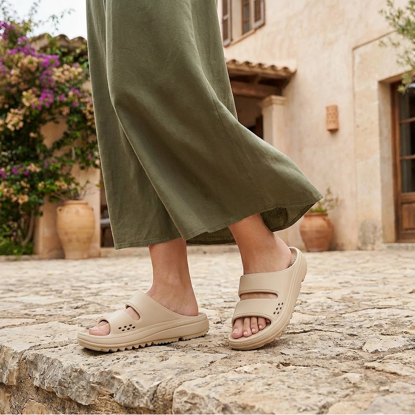 Ergonomic Slides with Arch-Support